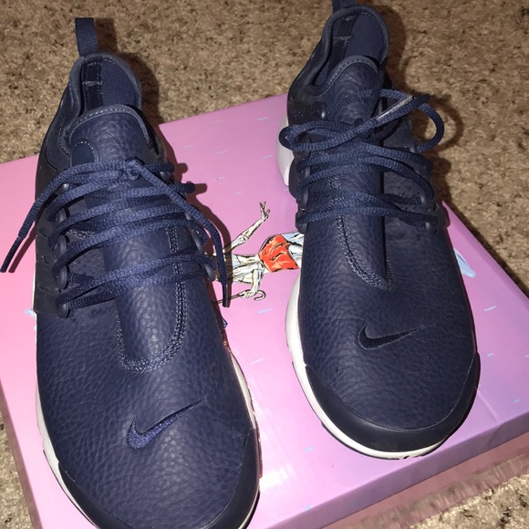 Nike Shoes - Navy blue Nike Presto